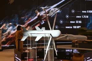 ROKETSAN’dan İnce İşçilik: NEŞTER Yüksek Hassasiyetli Mühimmat SAHA EXPO 2026’da Tanıtıldı